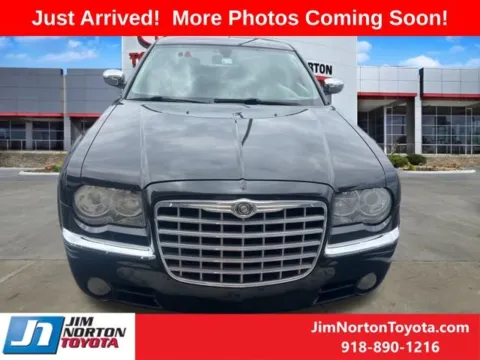 More photos of 2006 Chrysler 300C at Jim Norton Toyota, OK