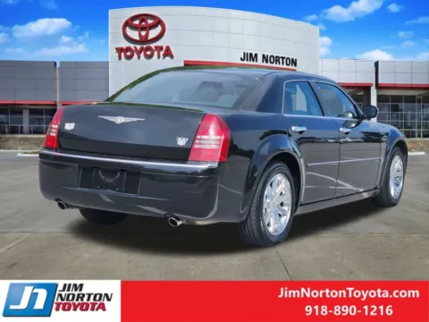 More photos of 2006 Chrysler 300C at Jim Norton Toyota, OK