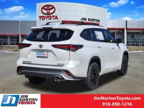 Another view of 2025 Toyota Highlander XSE for sale in Tulsa, OK at Jim Norton Toyota