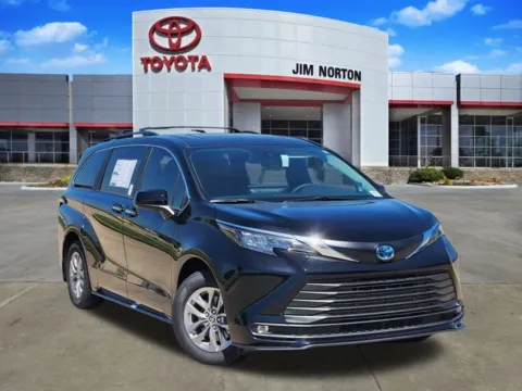 Black 2025 Toyota Sienna XLE for sale in Tulsa, OK