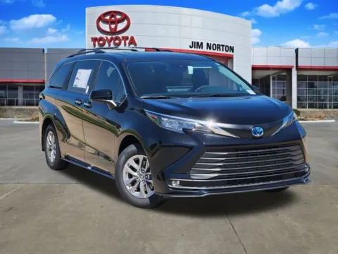 Black 2025 Toyota Sienna XLE for sale in Tulsa, OK