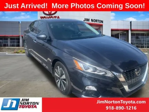 Blue 2022 Nissan Altima 2.5 SL for sale in Tulsa, OK