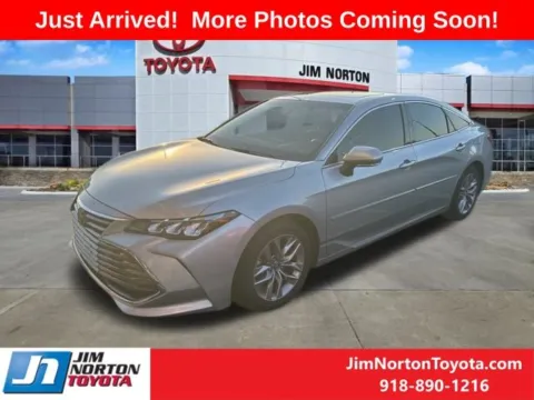 Another view of 2019 Toyota Avalon XLE for sale in Tulsa, OK at Jim Norton Toyota