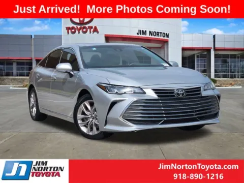 Silver 2019 Toyota Avalon XLE for sale in Tulsa, OK