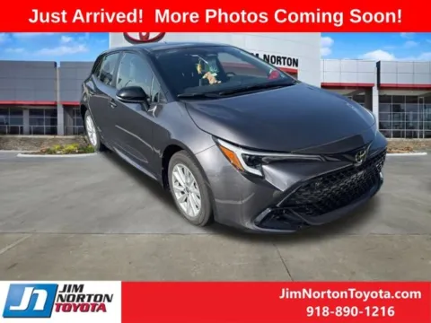 Black 2024 Toyota Corolla Hatchback SE for sale in Tulsa, OK