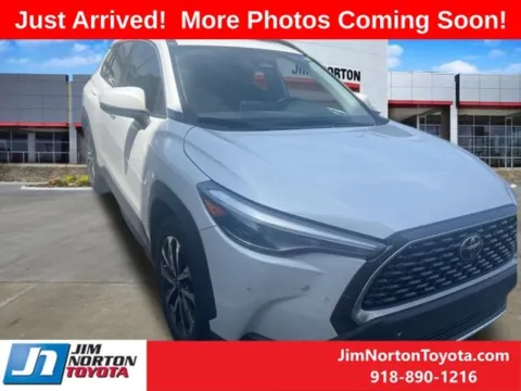 White 2023 Toyota Corolla Cross XLE for sale in Tulsa, OK