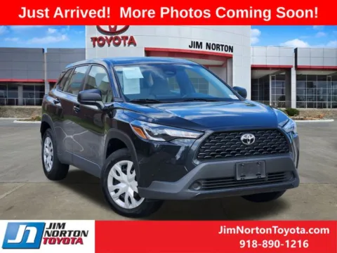 Black 2023 Toyota Corolla Cross L for sale in Tulsa, OK