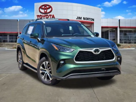 Green 2025 Toyota Highlander XLE for sale in Tulsa, OK