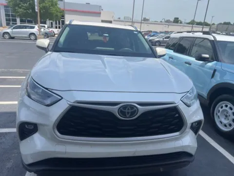 More photos of 2020 Toyota Highlander XLE at Jim Norton Toyota, OK
