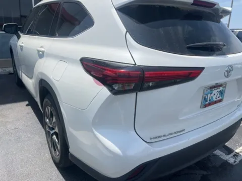 More photos of 2020 Toyota Highlander XLE at Jim Norton Toyota, OK