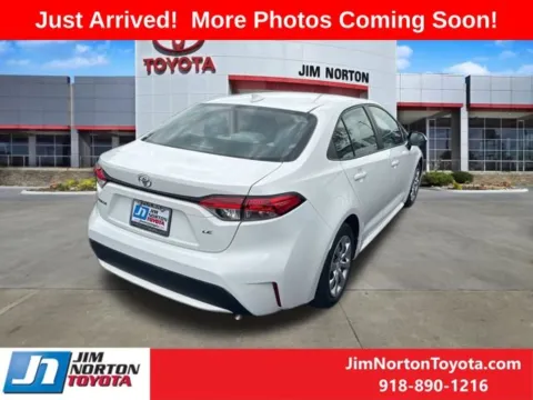 More photos of 2021 Toyota Corolla LE at Jim Norton Toyota, OK