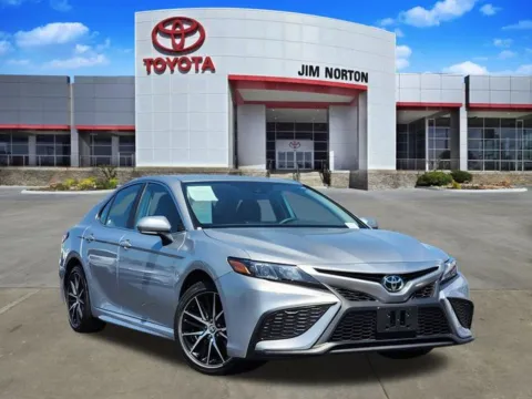 Silver 2024 Toyota Camry SE for sale in Tulsa, OK
