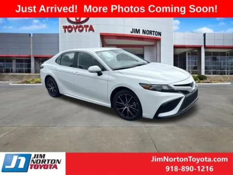 White 2024 Toyota Camry SE for sale in Tulsa, OK