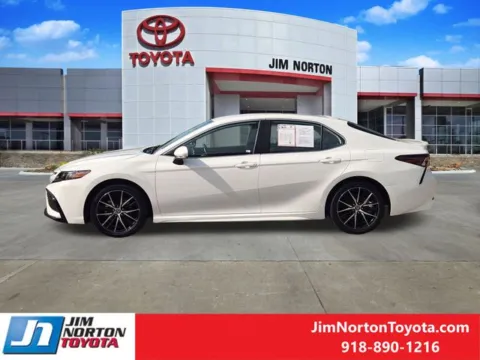 More photos of 2024 Toyota Camry SE at Jim Norton Toyota, OK