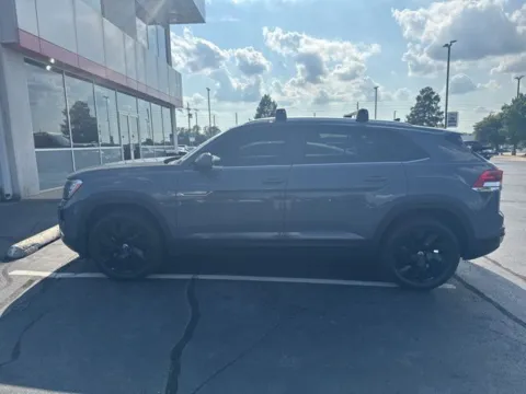 More photos of 2024 Volkswagen Atlas Cross Sport 2.0T SE w/Technology at Jim Norton Toyota, OK