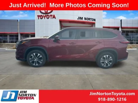 Another view of 2021 Toyota Highlander XLE for sale in Tulsa, OK at Jim Norton Toyota