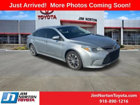 Silver 2017 Toyota Avalon XLE for sale in Tulsa, OK