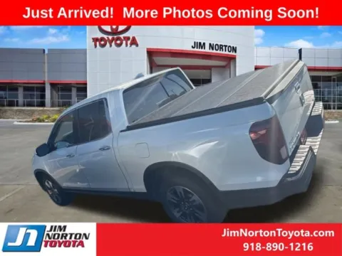 Another view of 2017 Honda Ridgeline RTL-E for sale in Tulsa, OK at Jim Norton Toyota