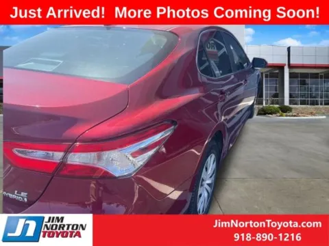More photos of 2020 Toyota Camry Hybrid LE at Jim Norton Toyota, OK