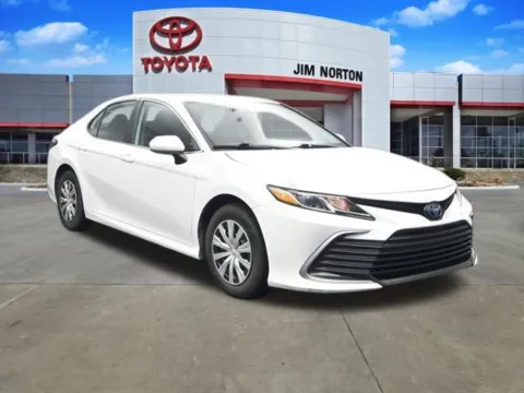 White 2024 Toyota Camry Hybrid LE for sale in Tulsa, OK