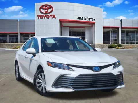 White 2024 Toyota Camry Hybrid LE for sale in Tulsa, OK