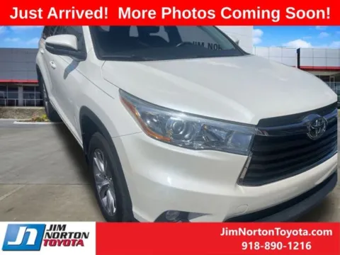 White 2015 Toyota Highlander XLE V6 for sale in Tulsa, OK