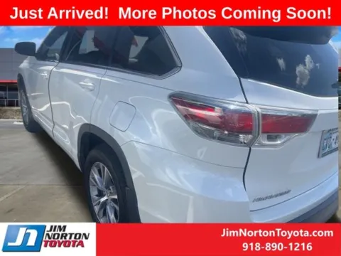 Photos of 2015 Toyota Highlander XLE V6 for sale in Tulsa, OK at Jim Norton Toyota