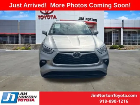 Photos of 2024 Toyota Highlander XLE for sale in Tulsa, OK at Jim Norton Toyota