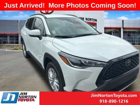 White 2022 Toyota Corolla Cross LE for sale in Tulsa, OK