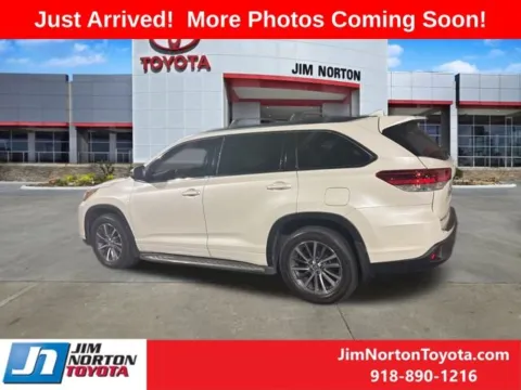Another view of 2017 Toyota Highlander XLE for sale in Tulsa, OK at Jim Norton Toyota