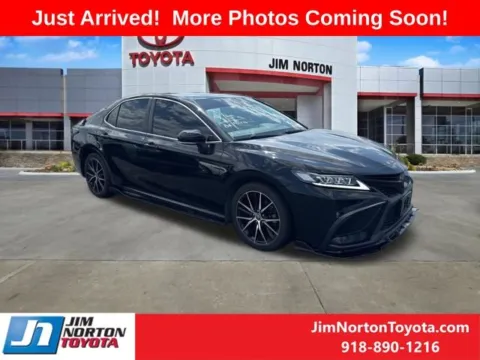 Black 2022 Toyota Camry SE for sale in Tulsa, OK