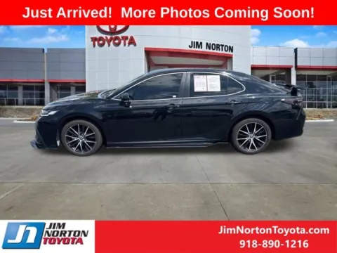 More photos of 2022 Toyota Camry SE at Jim Norton Toyota, OK