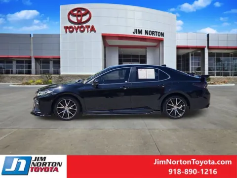 More photos of 2022 Toyota Camry SE at Jim Norton Toyota, OK