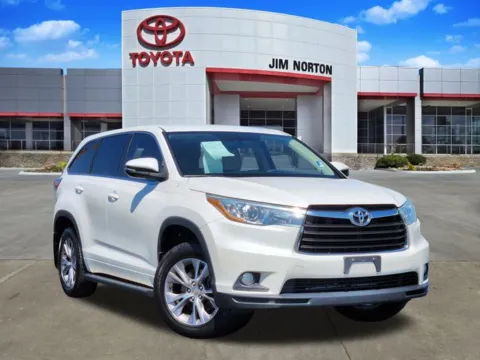White 2015 Toyota Highlander LE V6 for sale in Tulsa, OK