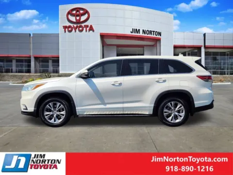 More photos of 2015 Toyota Highlander LE V6 at Jim Norton Toyota, OK