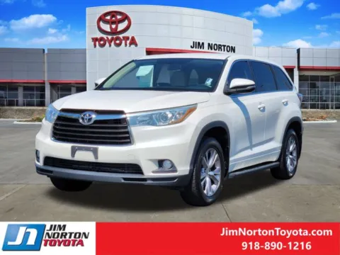Another view of 2015 Toyota Highlander LE V6 for sale in Tulsa, OK at Jim Norton Toyota