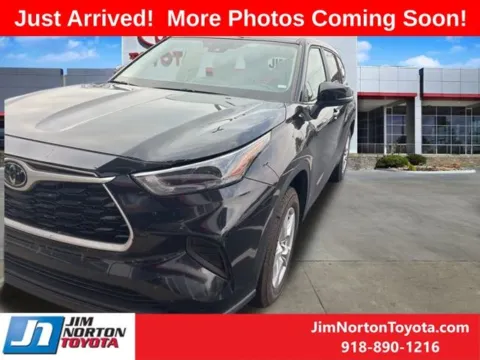 Photos of 2023 Toyota Highlander L for sale in Tulsa, OK at Jim Norton Toyota