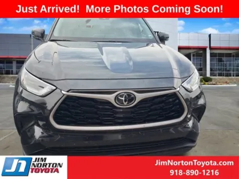 More photos of 2023 Toyota Highlander L at Jim Norton Toyota, OK