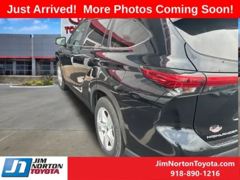 More photos of 2023 Toyota Highlander L at Jim Norton Toyota, OK