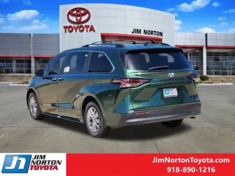 More photos of 2025 Toyota Sienna XLE at Jim Norton Toyota, OK