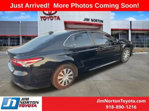 Another view of 2019 Toyota Camry Hybrid LE for sale in Tulsa, OK at Jim Norton Toyota