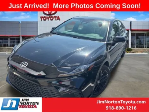 Black 2025 Toyota Camry SE for sale in Tulsa, OK