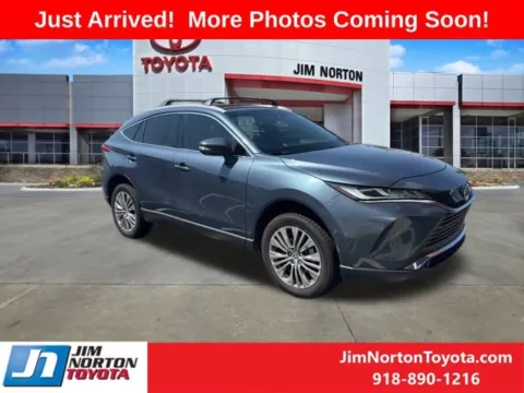 Gray 2024 Toyota Venza XLE for sale in Tulsa, OK