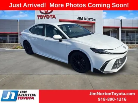 White 2025 Toyota Camry SE for sale in Tulsa, OK
