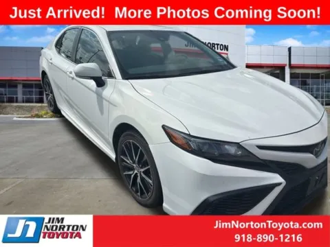 White 2023 Toyota Camry SE for sale in Tulsa, OK