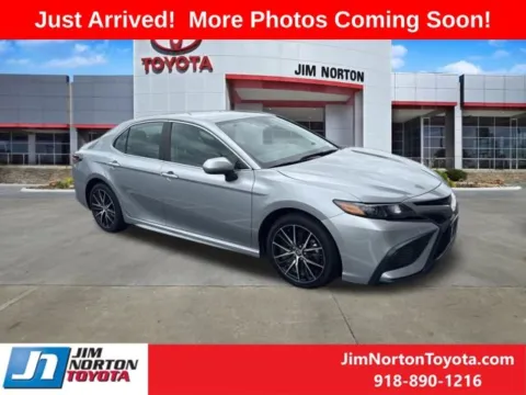Silver 2023 Toyota Camry SE for sale in Tulsa, OK