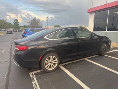 More photos of 2015 Chrysler 200 Limited at Jim Norton Toyota, OK