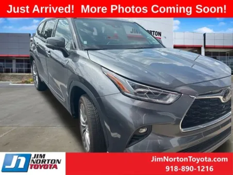 Gray 2023 Toyota Highlander Platinum for sale in Tulsa, OK