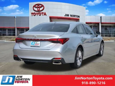 More photos of 2019 Toyota Avalon XLE at Jim Norton Toyota, OK