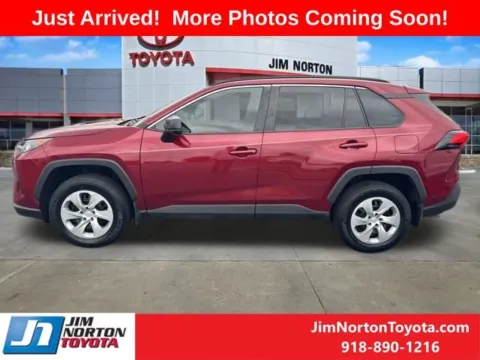 More photos of 2020 Toyota RAV4 LE at Jim Norton Toyota, OK